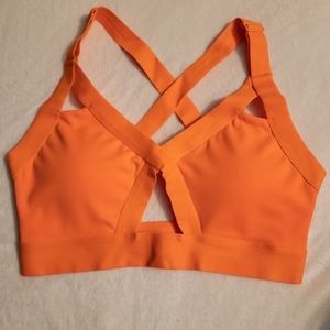 NWOT Buffbunny Heartbreaker sports bra in Hazard